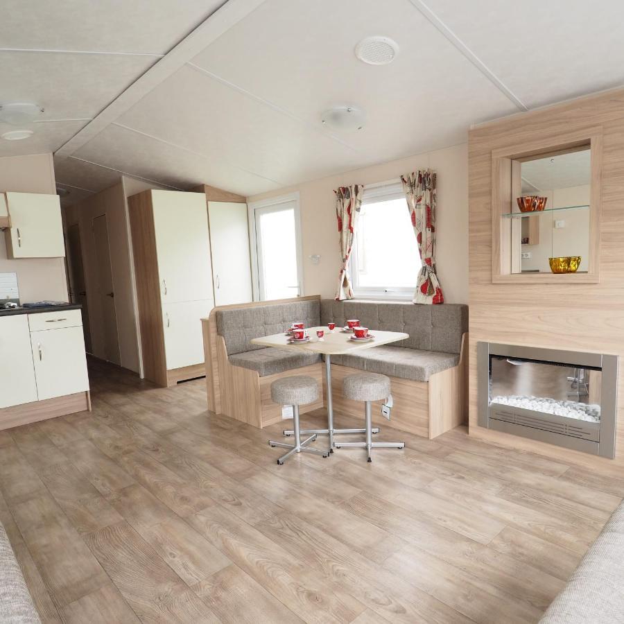 Vakantiepark Wilhelm Tell Superieur Chalet Opglabbeek Kültér fotó