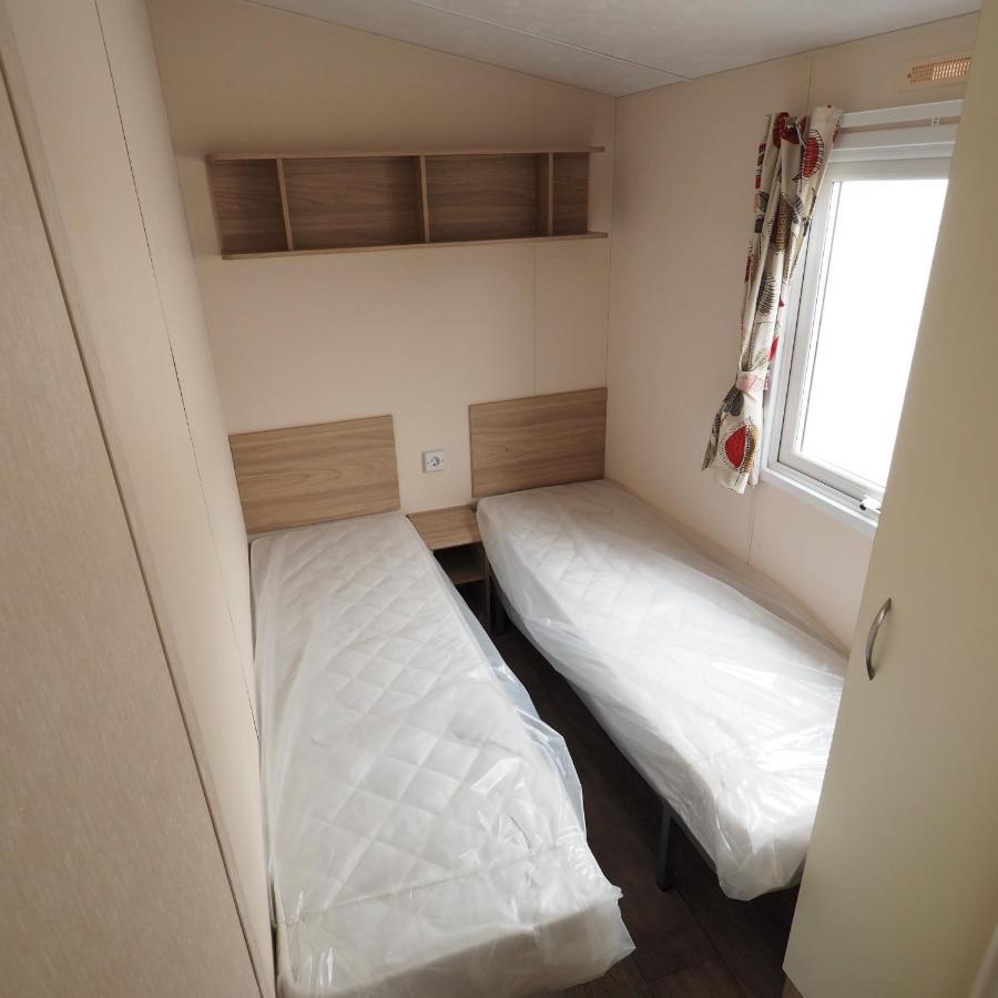 Vakantiepark Wilhelm Tell Superieur Chalet Opglabbeek Kültér fotó