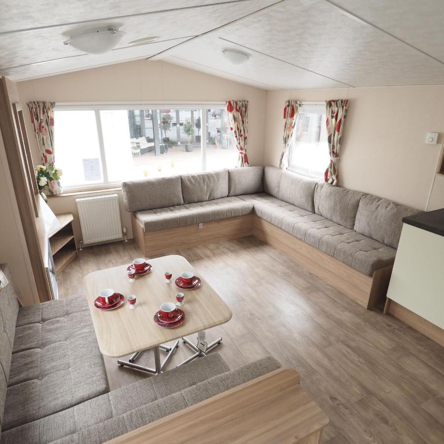Vakantiepark Wilhelm Tell Superieur Chalet Opglabbeek Kültér fotó