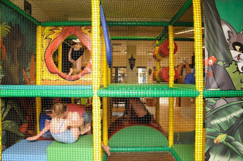 Vakantiepark Wilhelm Tell Superieur Chalet Opglabbeek Kültér fotó
