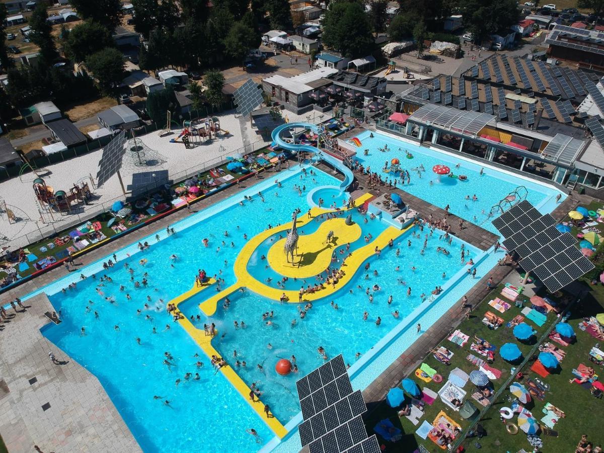 Vakantiepark Wilhelm Tell Superieur Chalet Opglabbeek Kültér fotó