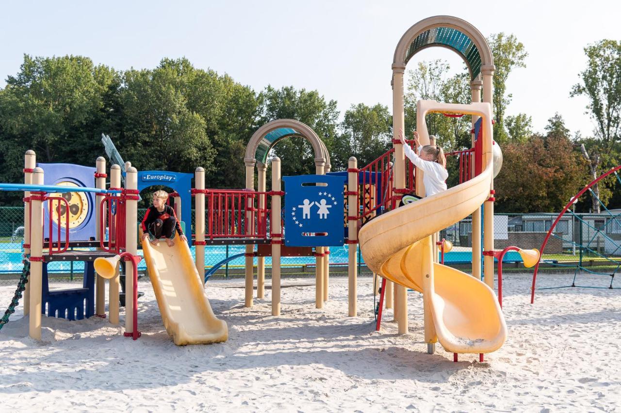 Vakantiepark Wilhelm Tell Superieur Chalet Opglabbeek Kültér fotó
